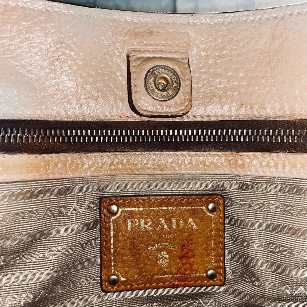 Authentic prada bag - Picture 4 of 7